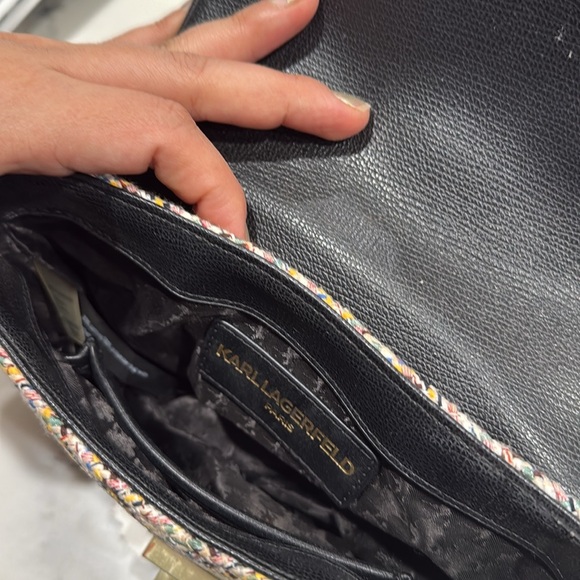 Karl Lagerfeld Paris Agyness tweed shoulder bag with a turn-lock closure - Picture 9 of 9